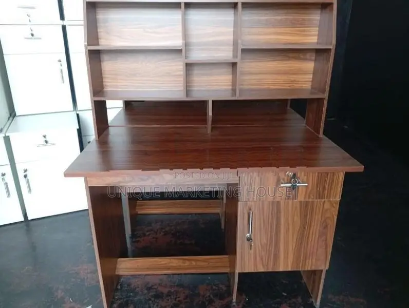 Modern 3.5x2 Ft HI-RK Melamine Study Table