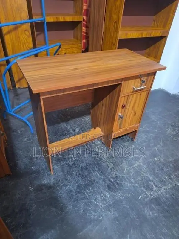 3×1.5 Ft Melamine Office Tables