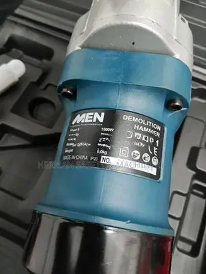 MEN 1600W Demolition Hammer Herman PT 0238