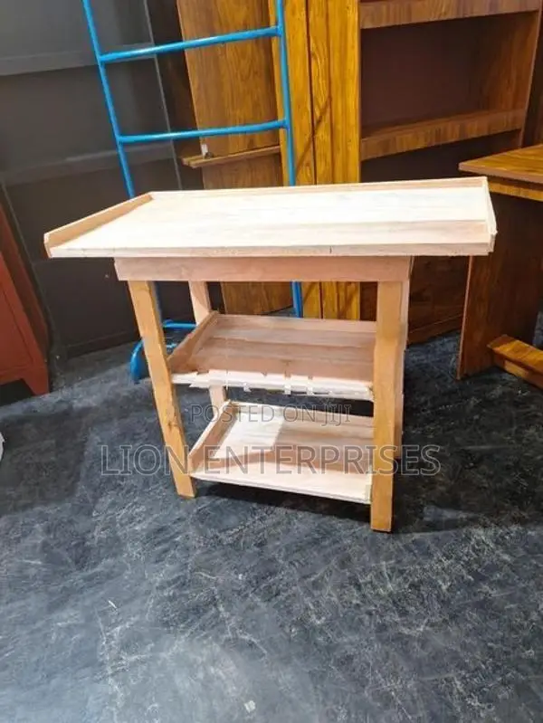 Alvisia Tables 3ft