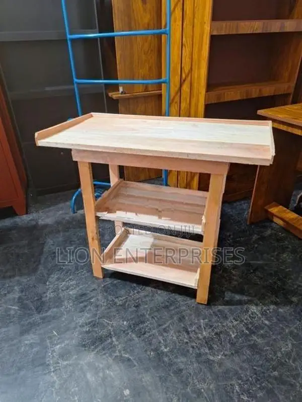 Alvisia Tables 3ft