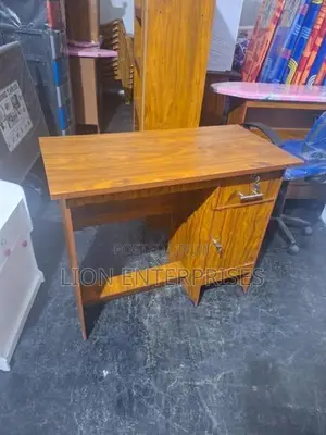 3×1.5 Ft Melamine Office Table