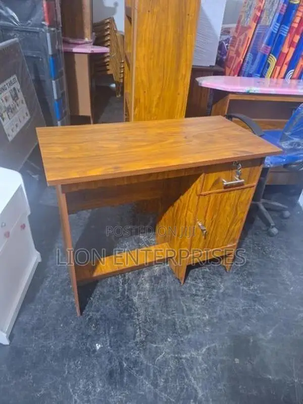 3×1.5 Ft Melamine Office Table
