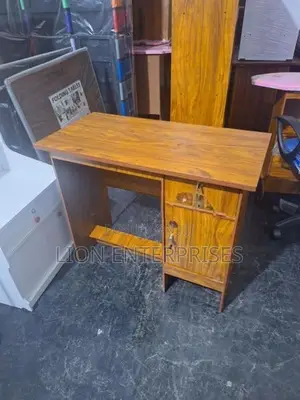 3×1.5 Ft Melamine Office Table