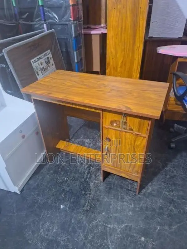 3×1.5 Ft Melamine Office Table