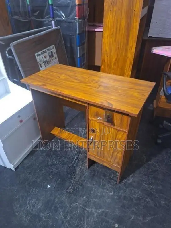 3×1.5 Ft Melamine Office Table