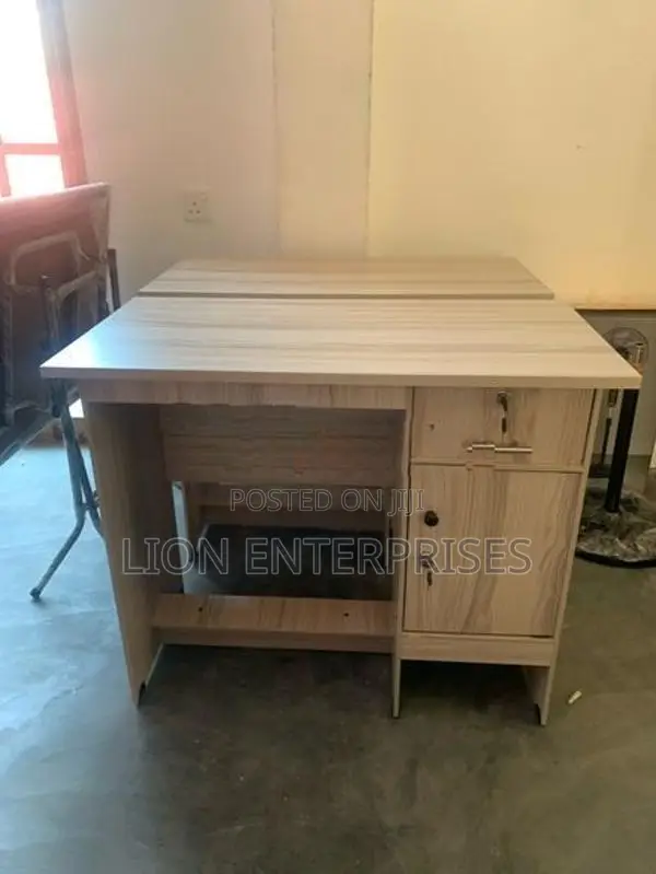 Melamine Office Table