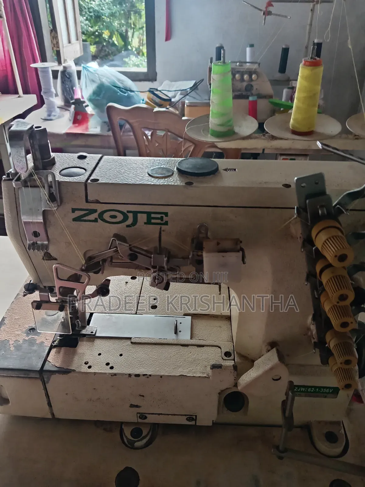 Zoje Industrial Lockstitch Sewing Machine