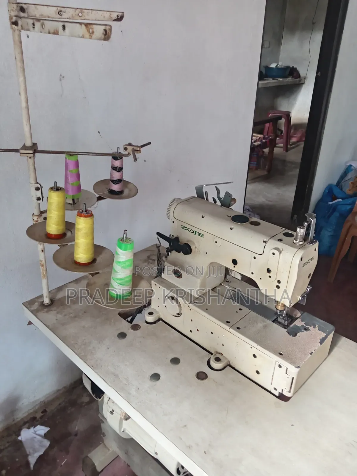 Zoje Industrial Lockstitch Sewing Machine