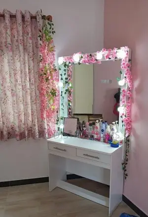 Hollywood Dressing Table