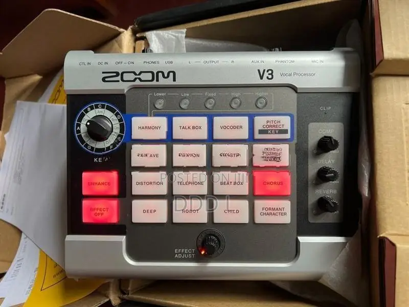 Zoom V3 Multi Effects Vocal Processor
