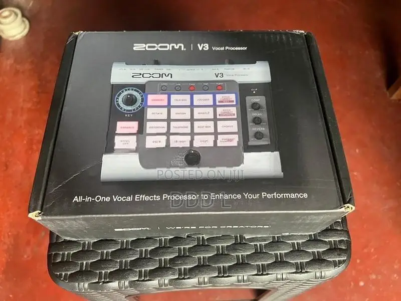Zoom V3 Multi Effects Vocal Processor