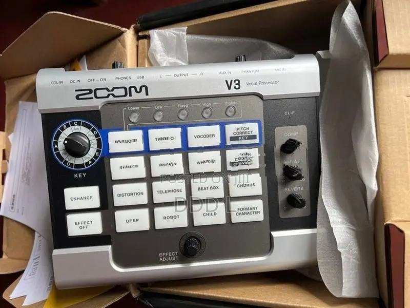 Zoom V3 Multi Effects Vocal Processor