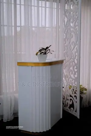 Recaption Table White