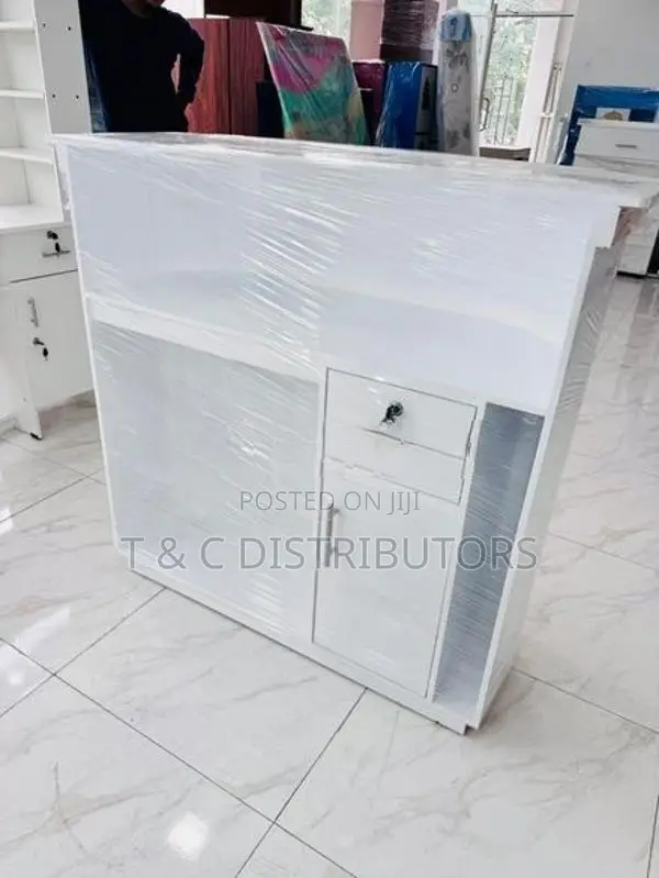 Recaption Table White