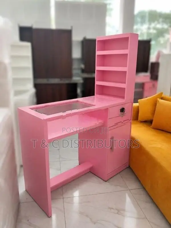 Morden Menique Table