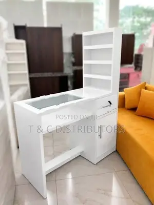 Glass Top Nail Table