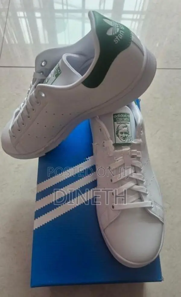 Adidas Sneakers