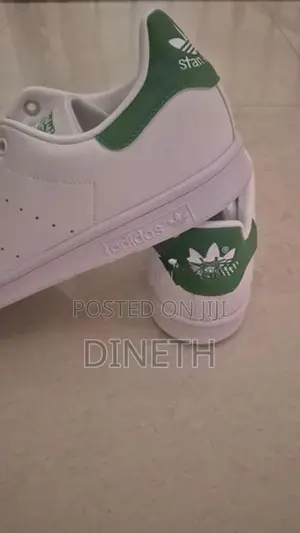 Adidas Sneakers