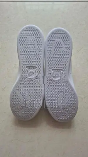Adidas Sneakers