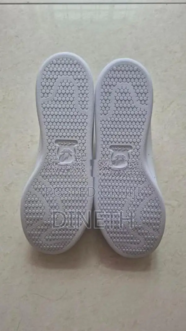 Adidas Sneakers
