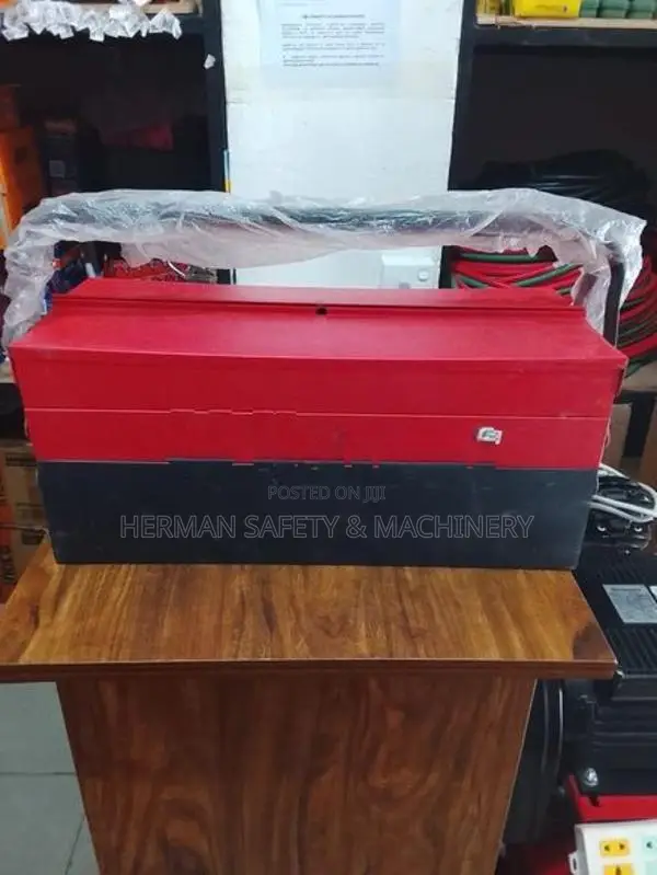 RED & BLACK CANTILEVER TOOL SET HERMAN HT 0826