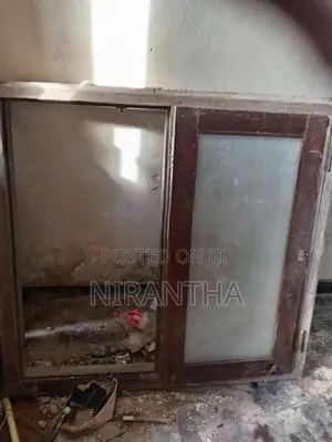 antique woden windows ...ඉතා සවිමත් ජනෙල්