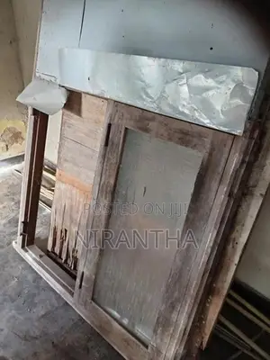 antique woden windows ...ඉතා සවිමත් ජනෙල්