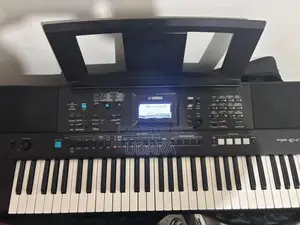 Yamaha PSR E473