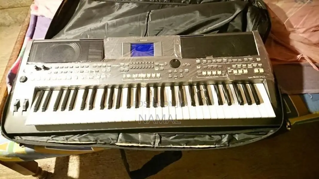 Yamaha PSRs670
