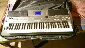 Yamaha PSRs670