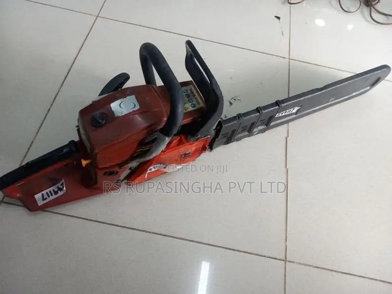DB5200 Chain Saw