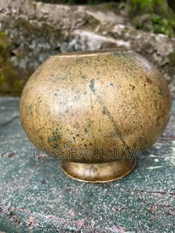 Antique Piththala Pot