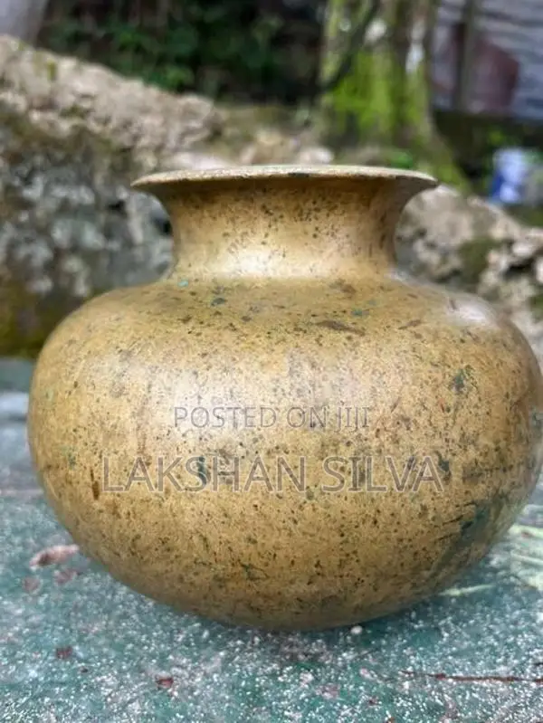 Antique Piththala Pot