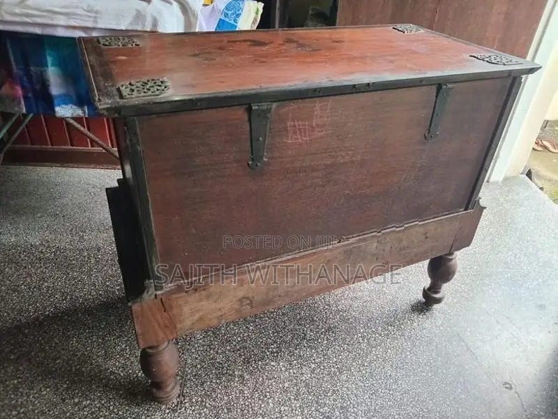 Antique pettagama
