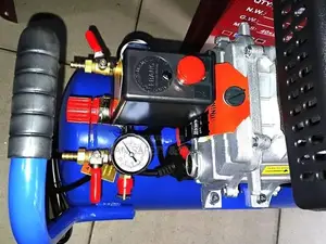 LION 25-Liter Air Compressor – HERMAN PT 0532
