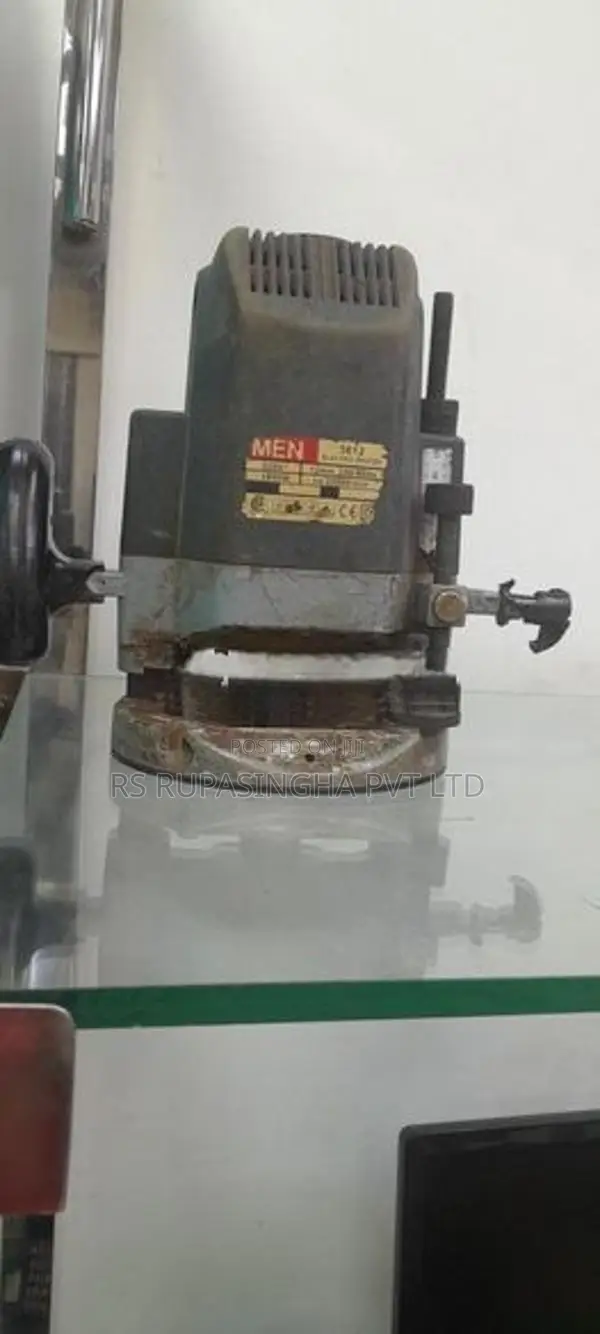 Men Router Machine
