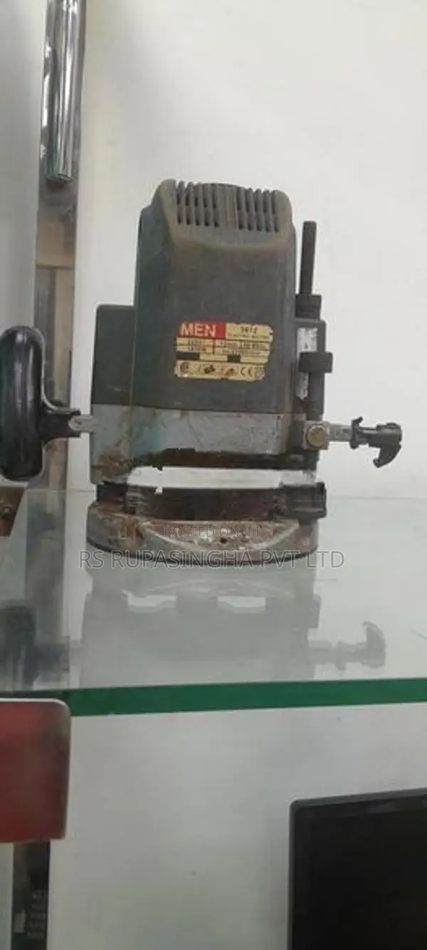 Men Router Machine