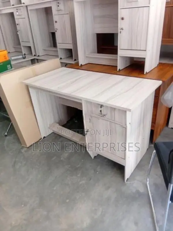 4ft Melamine Office Tables