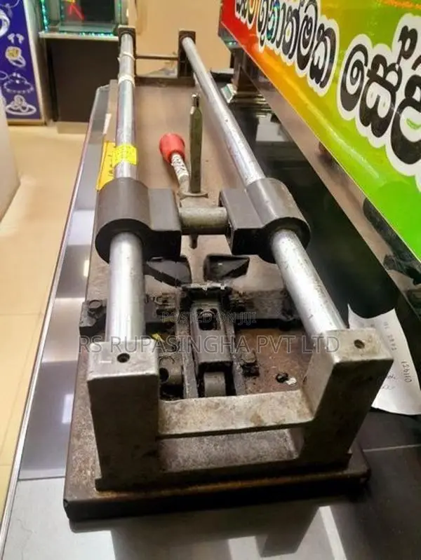 Tile Cutter Machine