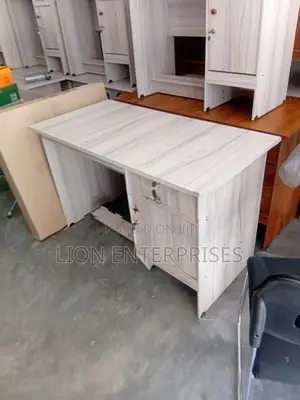 4ft Melamine Office Tables