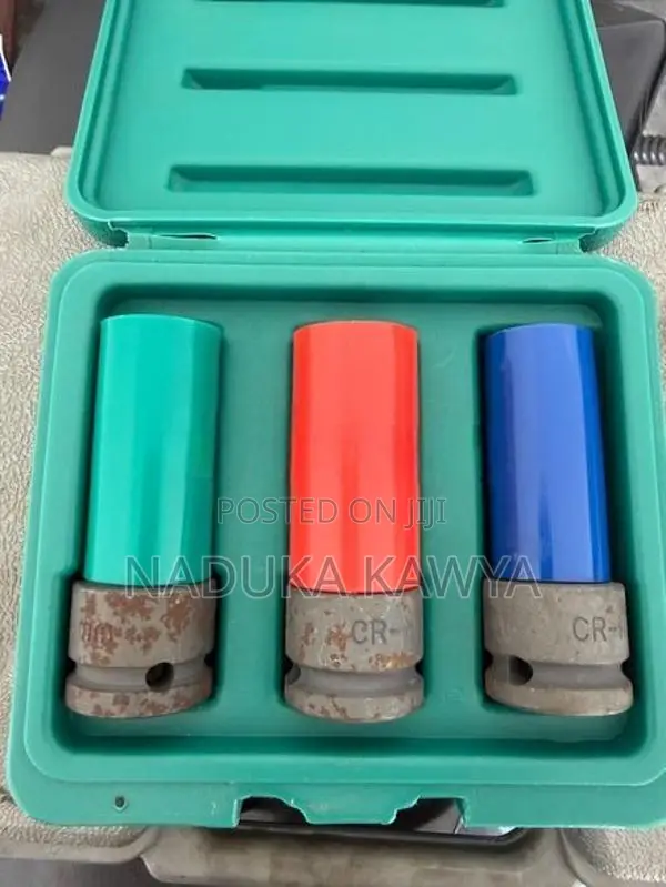 Air Impact Wrench with Box Set