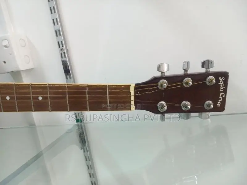 Sepia Crue Box Guitar