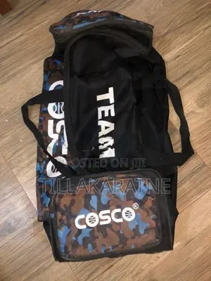 Cricket wheel bag