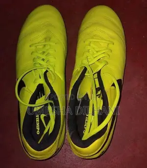 TIEMPO football shoe