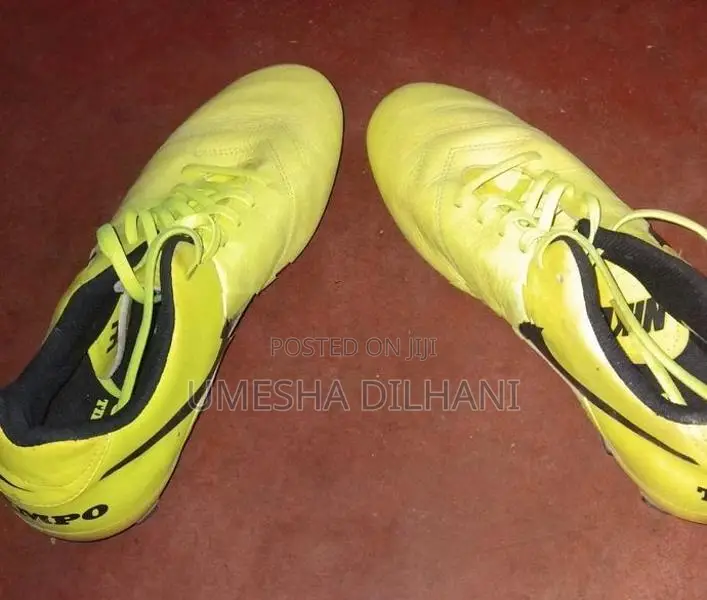 TIEMPO football shoe