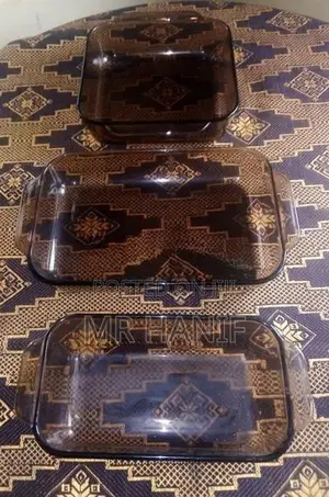 Pyrex Dishes Set