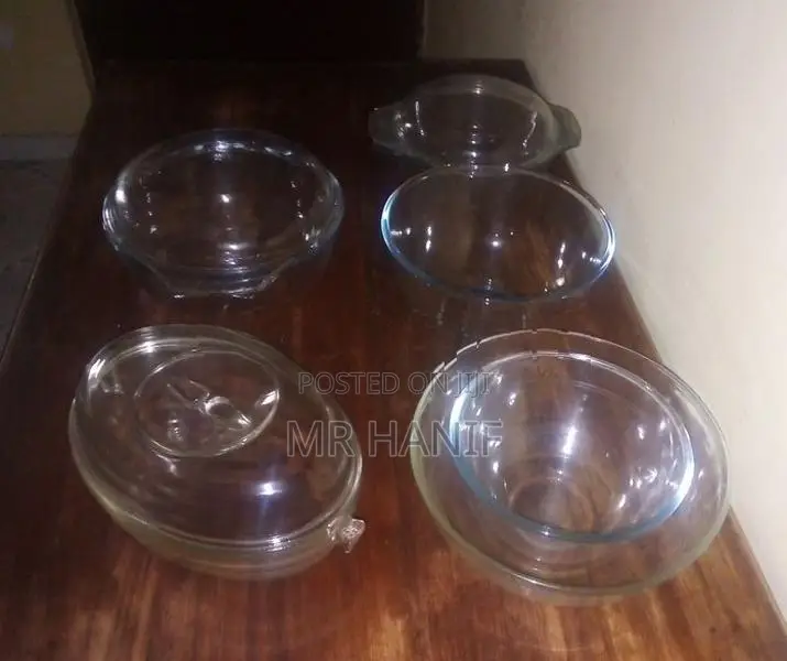 Pyrex Dishes Set