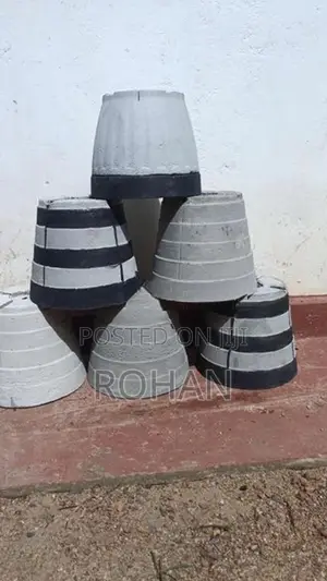 සිමෙන්ති මල් පෝච්චි