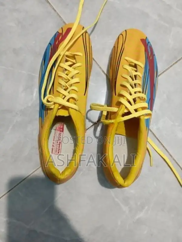 Football boot brand new